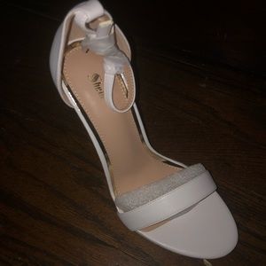 Black heels from shein size 9 .. I ordered the wrong size